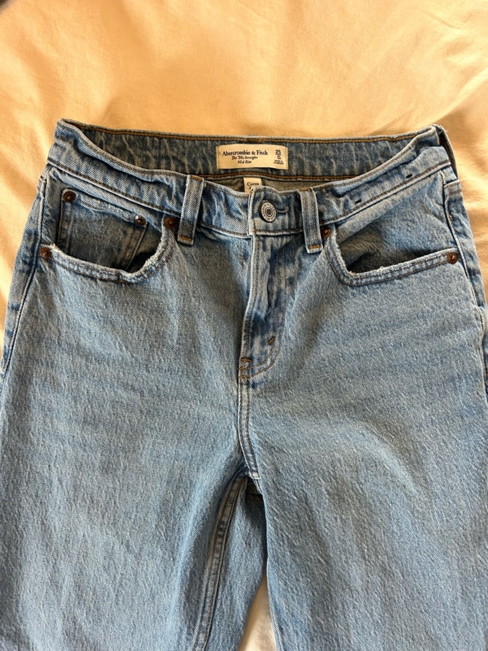 Abercrombie & Fitch Light Wash High-Rise Women's Jeans